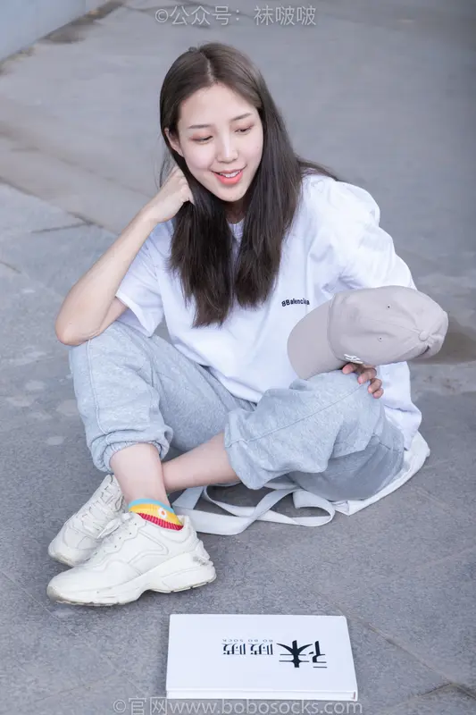 [BoBoSocks袜啵啵]NO.012 泡芙-运动鞋、白棉袜、裸足 - BoBoSocks袜啵啵