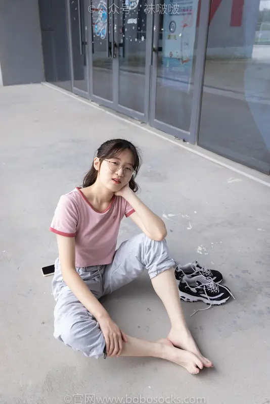 [BoBoSocks袜啵啵]NO.016 熊熊-斯凯奇运动鞋、棉袜（踩脏）、裸足 - BoBoSocks袜啵啵
